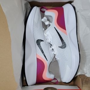 NWT 💗🌸 Nike WearAllIDay Hyper-Crimson